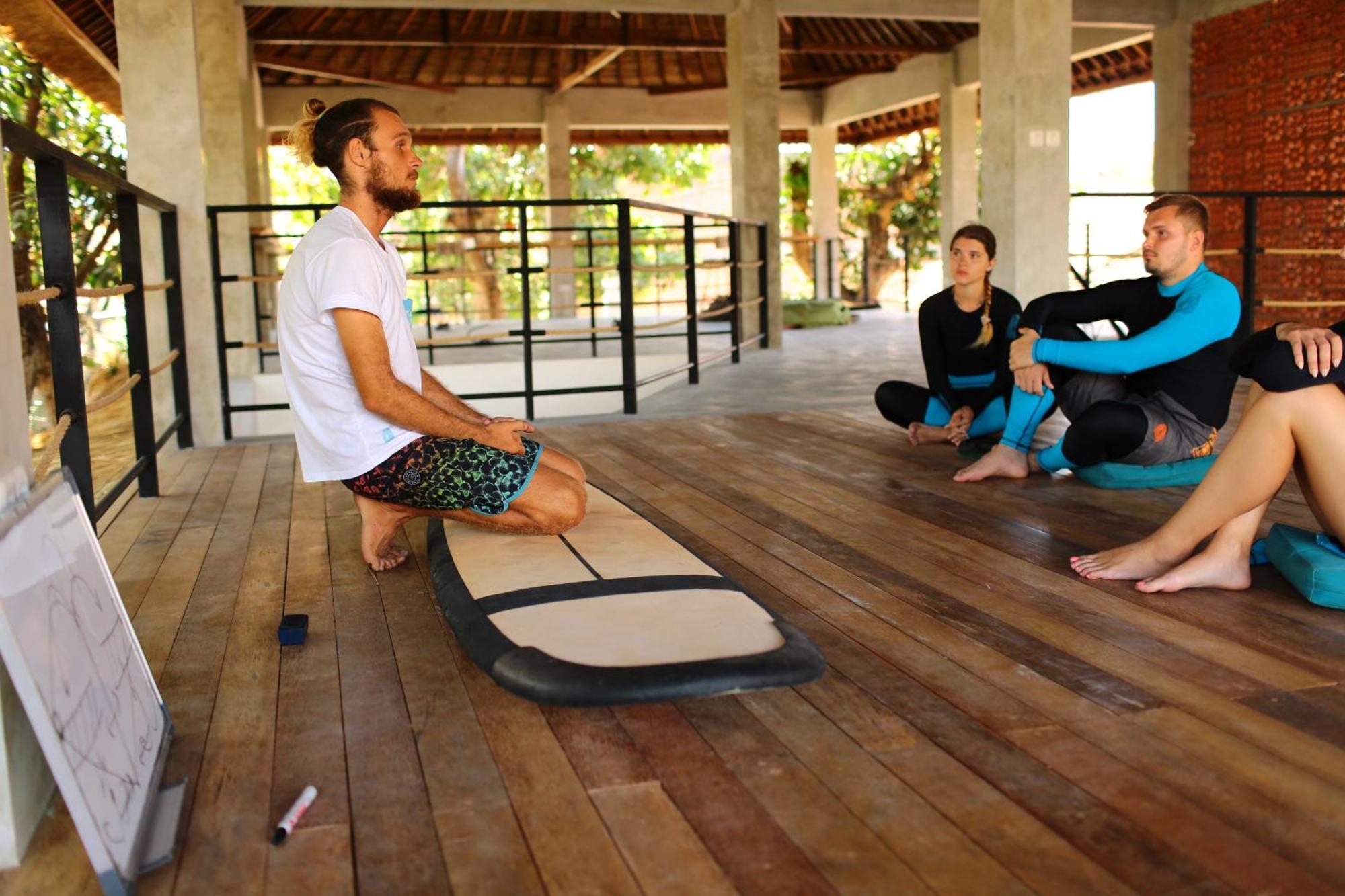 Endless Summer Surf Camp Kuta Kuta  Bagian luar foto